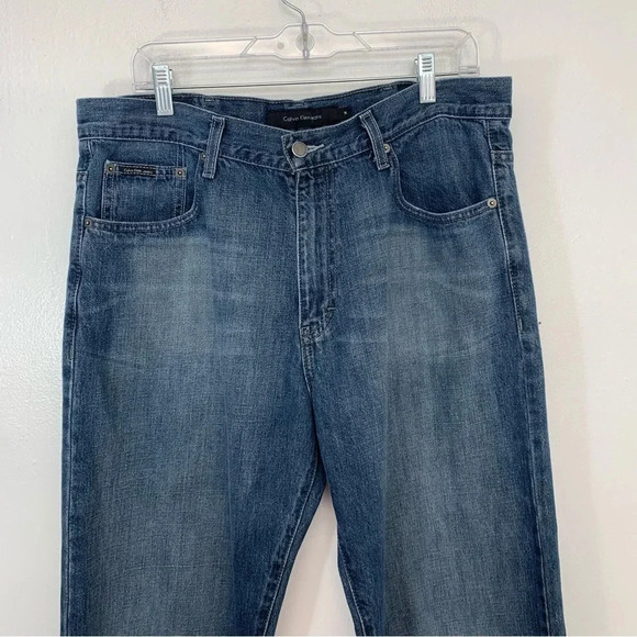 Calvin Klein Jeans Men Size 36 Straight Leg  Inseam 31" Blue Fading 100%‎ Cotton - Picture 2 of 12